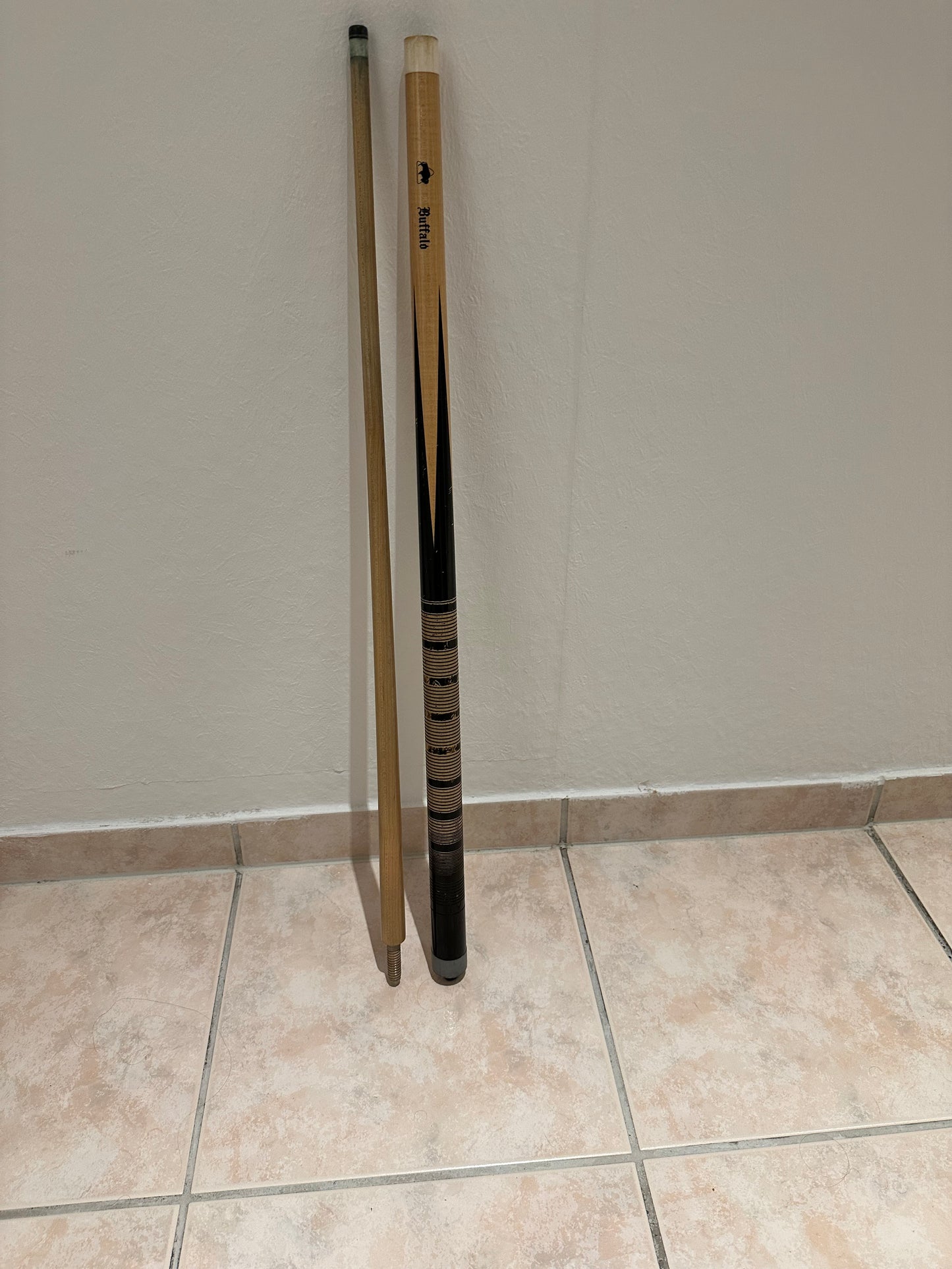 Buffalo Billardqueue – 1,42 m, Holz, Profiqualität